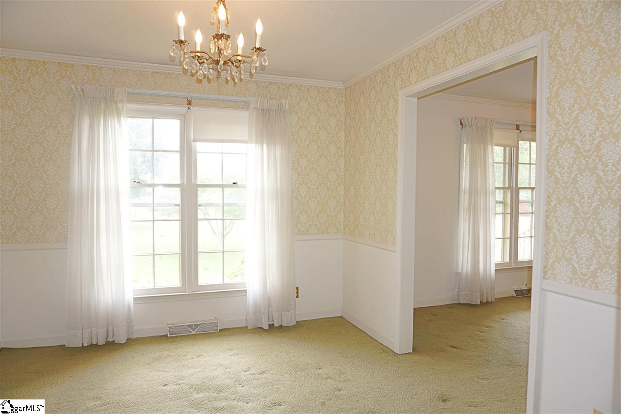 46 Bell Road Greenville, SC 29607 - Photo 5 of 29 Gallery Image 5