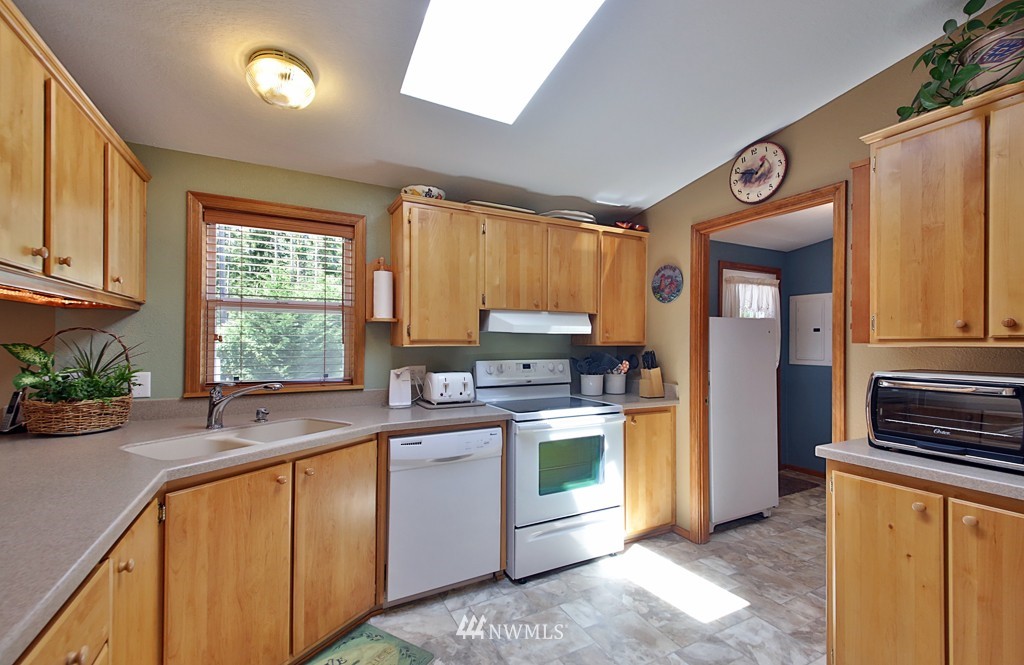 4954 Bounty Loop Freeland, WA 98249 - Photo 11 of 24 Gallery Image 11