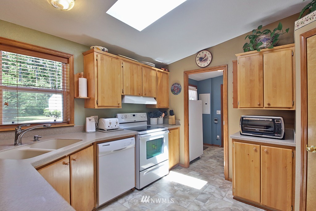 4954 Bounty Loop Freeland, WA 98249 - Photo 12 of 24 Gallery Image 12