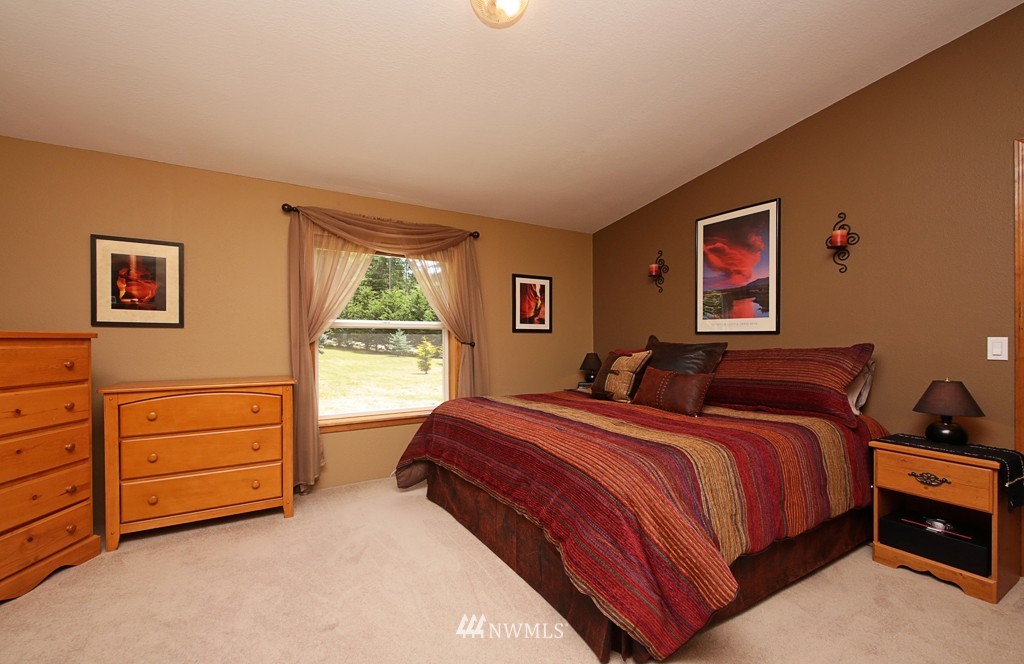 4954 Bounty Loop Freeland, WA 98249 - Photo 3 of 24 Gallery Image 3