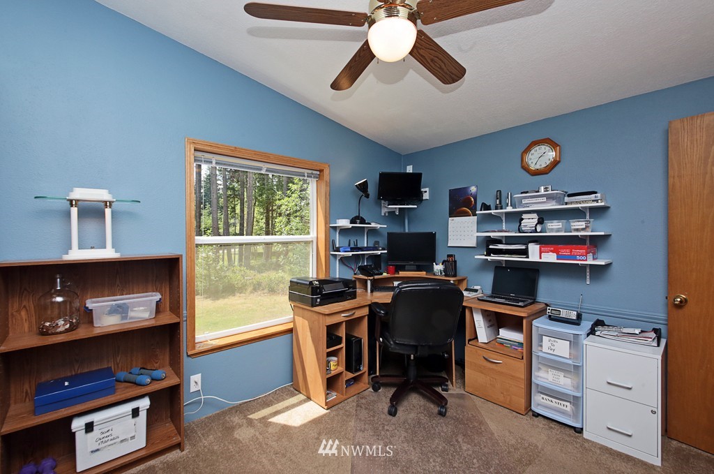 4954 Bounty Loop Freeland, WA 98249 - Photo 8 of 24 Gallery Image 8