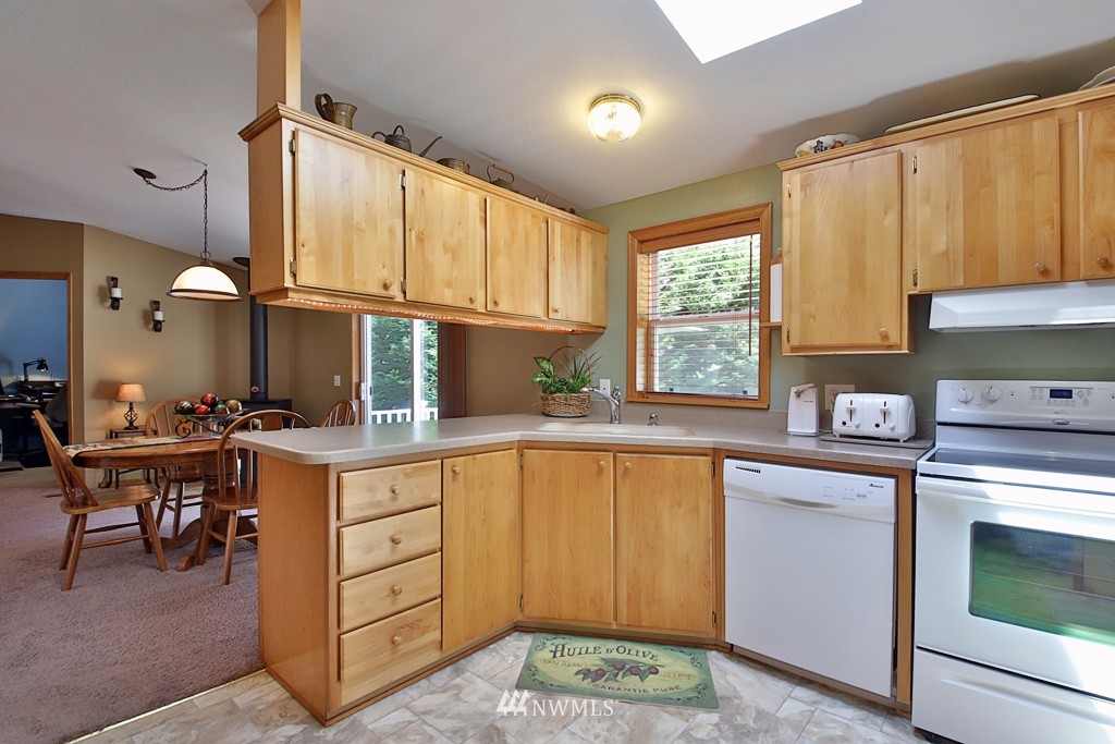 4954 Bounty Loop Freeland, WA 98249 - Photo 10 of 24 Gallery Image 10