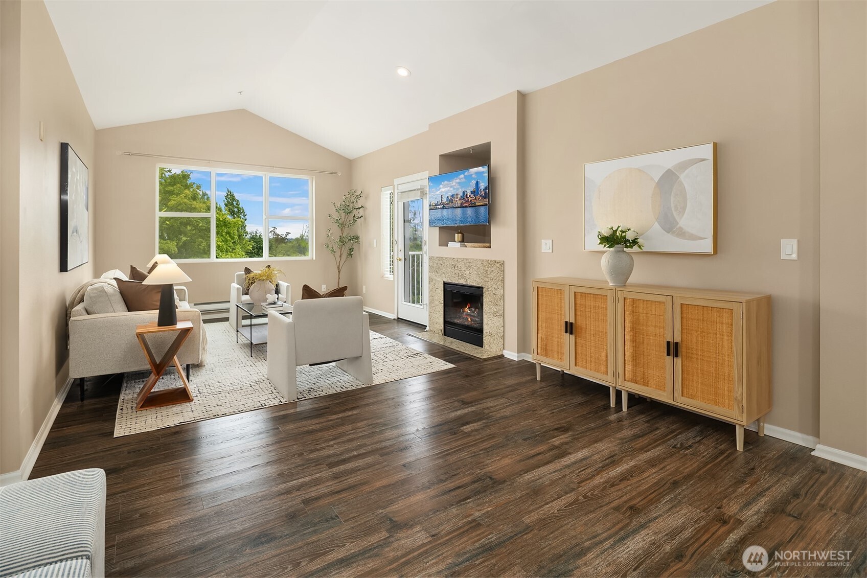 2830 Southwest Raymond Street, Unit 301 Seattle, WA 98126 - Photo 4 of 28
