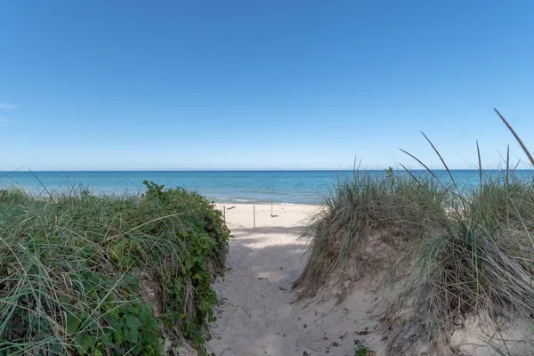 $314,900 | 7374 North Shore Drive, Unit 16, South Haven, MI 49090