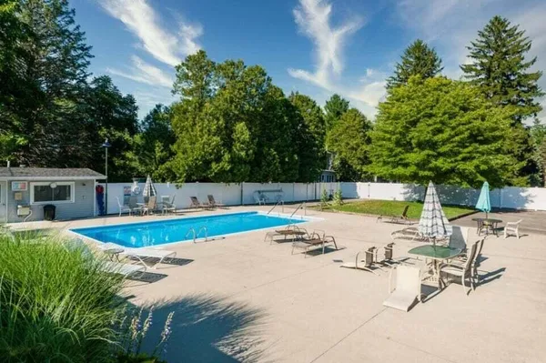 $314,900 | 7374 North Shore Drive, Unit 16, South Haven, MI 49090