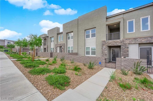 $2,050 | 334 Laurel Peak Drive, Henderson, NV 89015