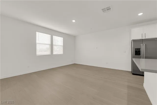 $2,050 | 334 Laurel Peak Drive, Henderson, NV 89015