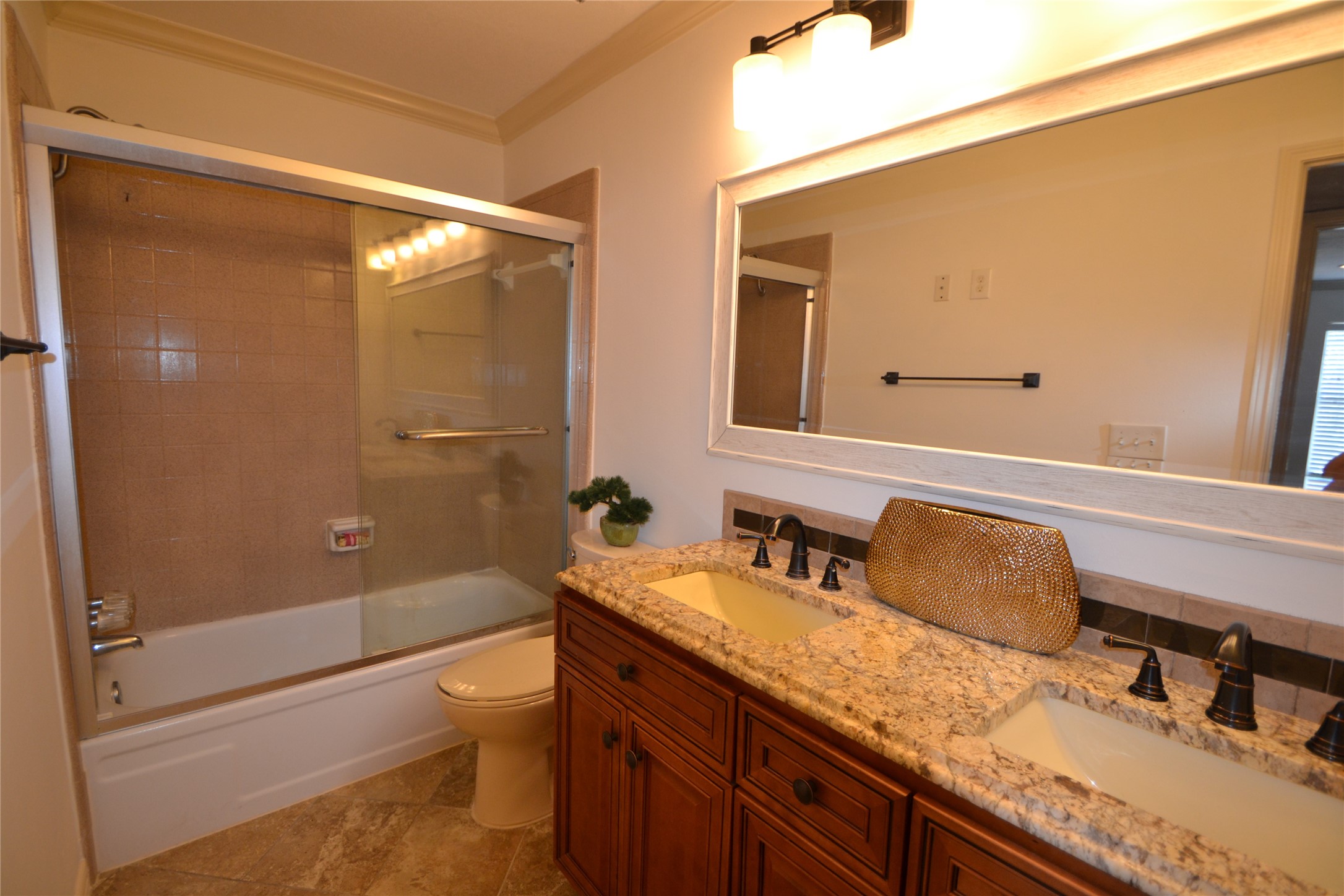 830 Threadneedle Street, Unit 235 Houston, TX 77079 - Photo 35 of 50 Gallery Image 35