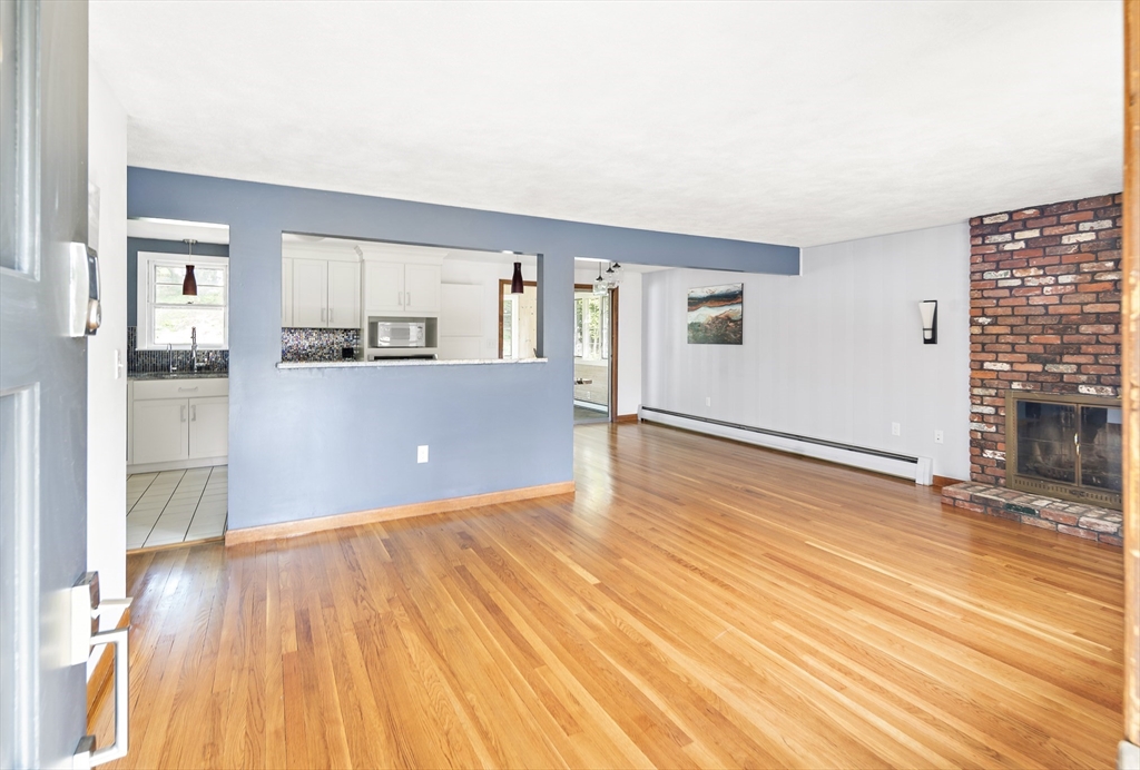 17 Daniel Drive Burlington, MA 01803 - Photo 2 of 33