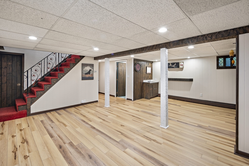 17 Daniel Drive Burlington, MA 01803 - Photo 23 of 33