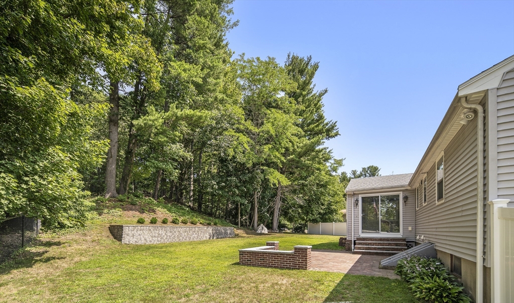 17 Daniel Drive Burlington, MA 01803 - Photo 28 of 33