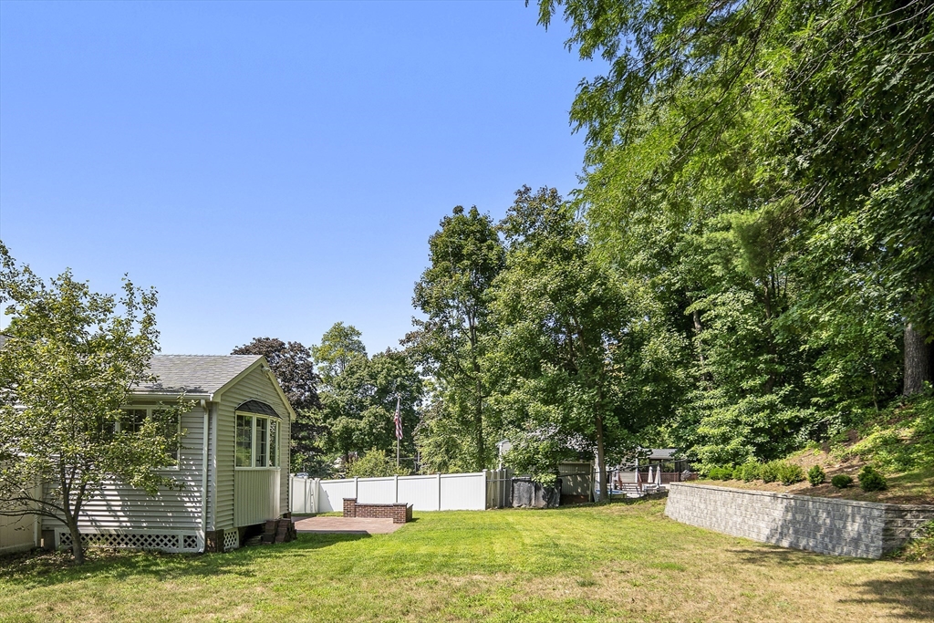 17 Daniel Drive Burlington, MA 01803 - Photo 30 of 33