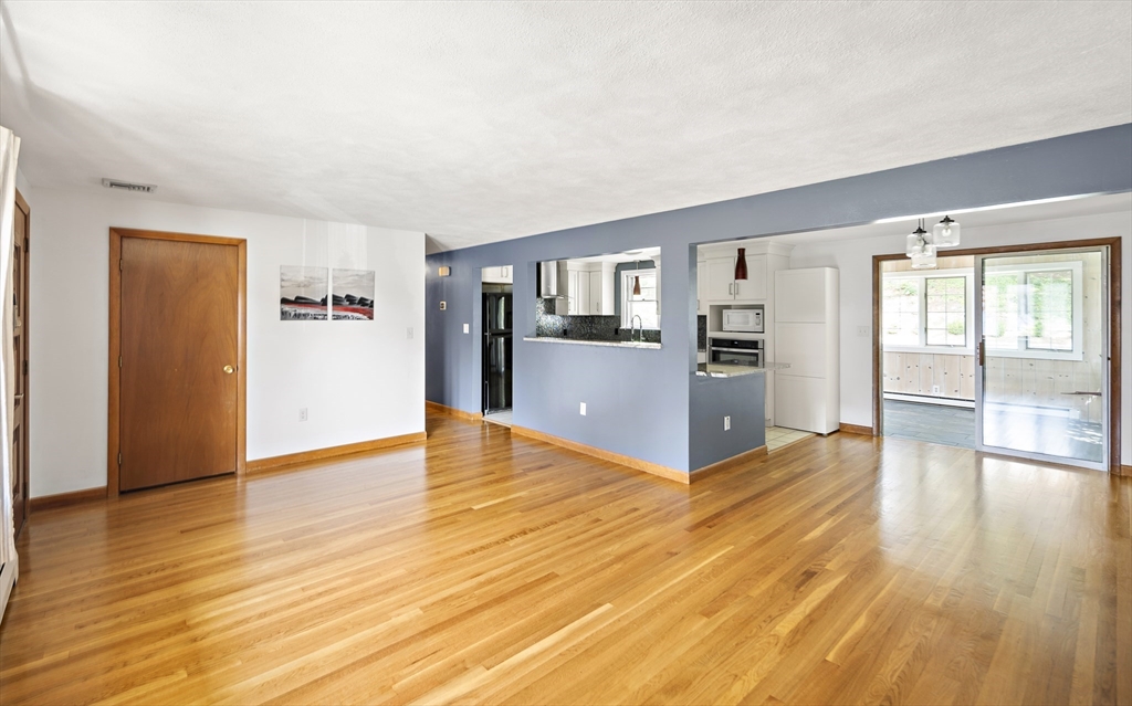 17 Daniel Drive Burlington, MA 01803 - Photo 3 of 33