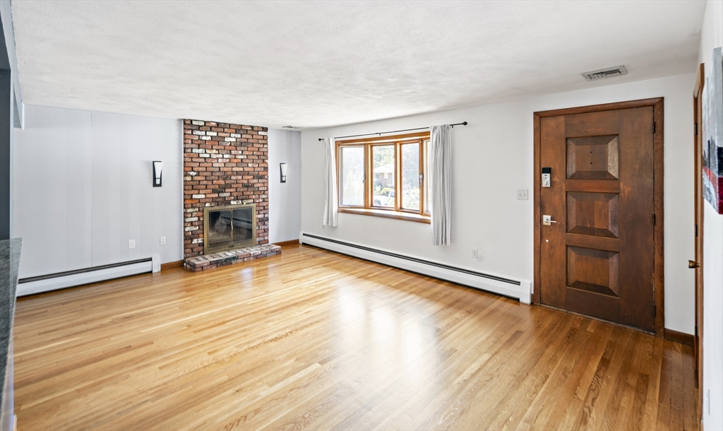 17 Daniel Drive Burlington, MA 01803 - Photo 4 of 33