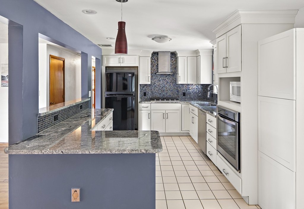 17 Daniel Drive Burlington, MA 01803 - Photo 8 of 33