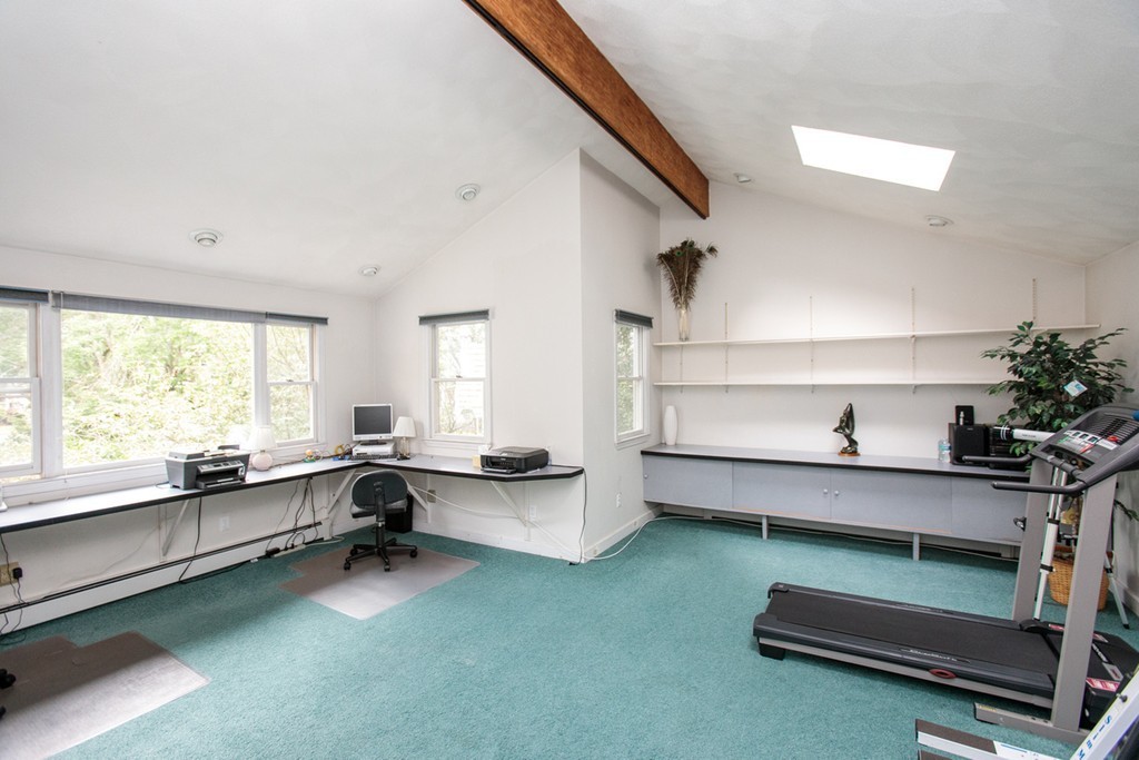 29 Pinewood Road Wellesley, MA 02482 - Photo 13 of 19