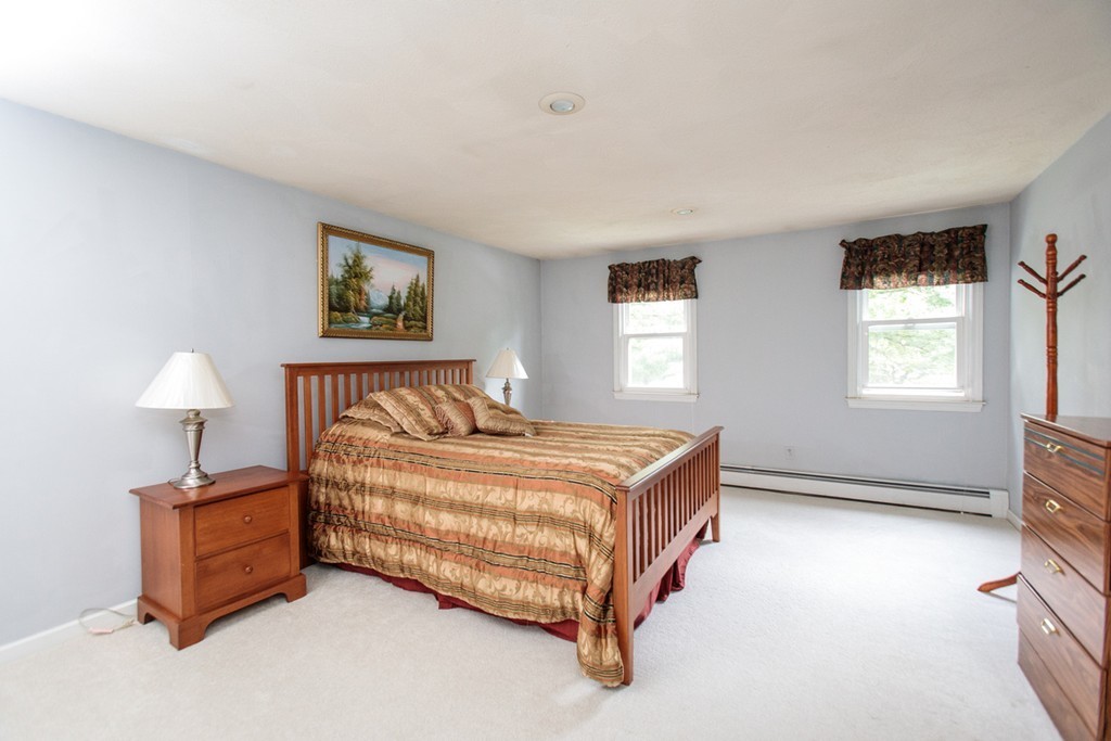 29 Pinewood Road Wellesley, MA 02482 - Photo 14 of 19