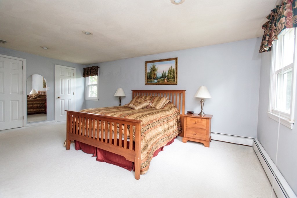 29 Pinewood Road Wellesley, MA 02482 - Photo 15 of 19