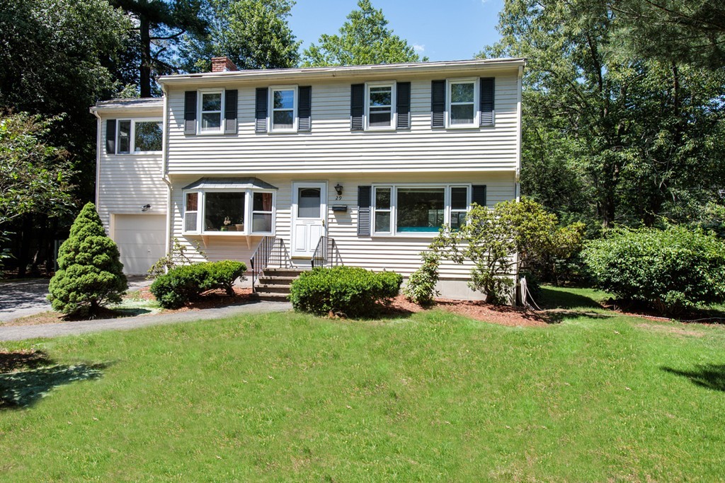 29 Pinewood Road Wellesley, MA 02482 - Photo 2 of 19