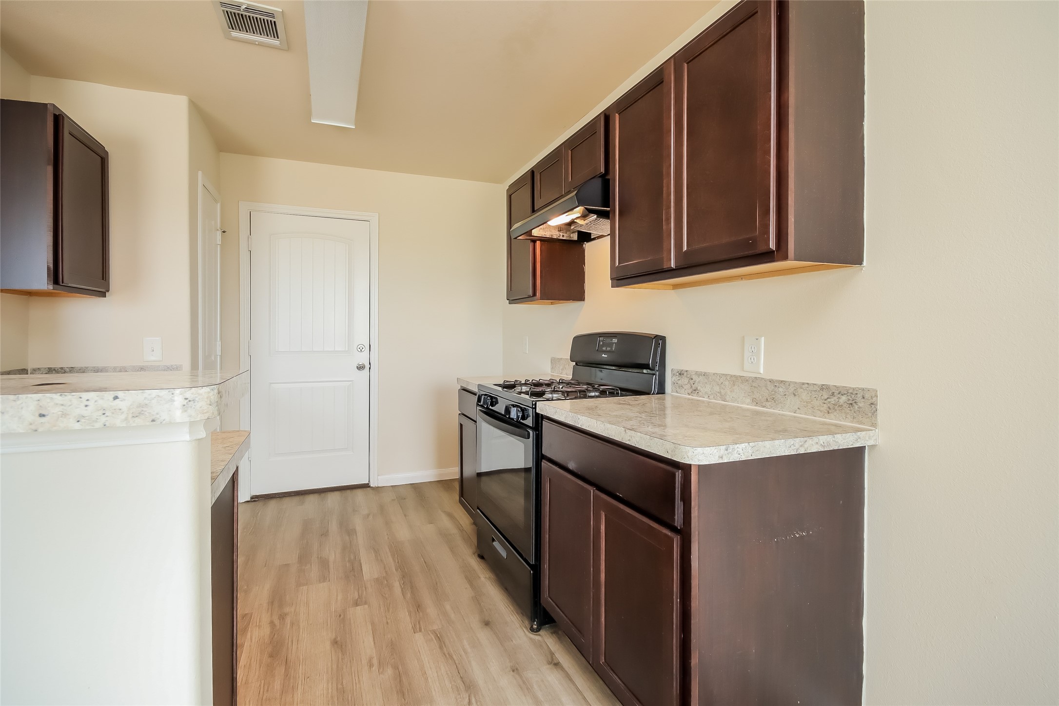 4119 Farmers Pass Road Houston, TX 77014 - Photo 5 of 16 Photos may be representative of the floor plan and not the exact home. Finishes, layout, and features of the actual property for lease may vary.