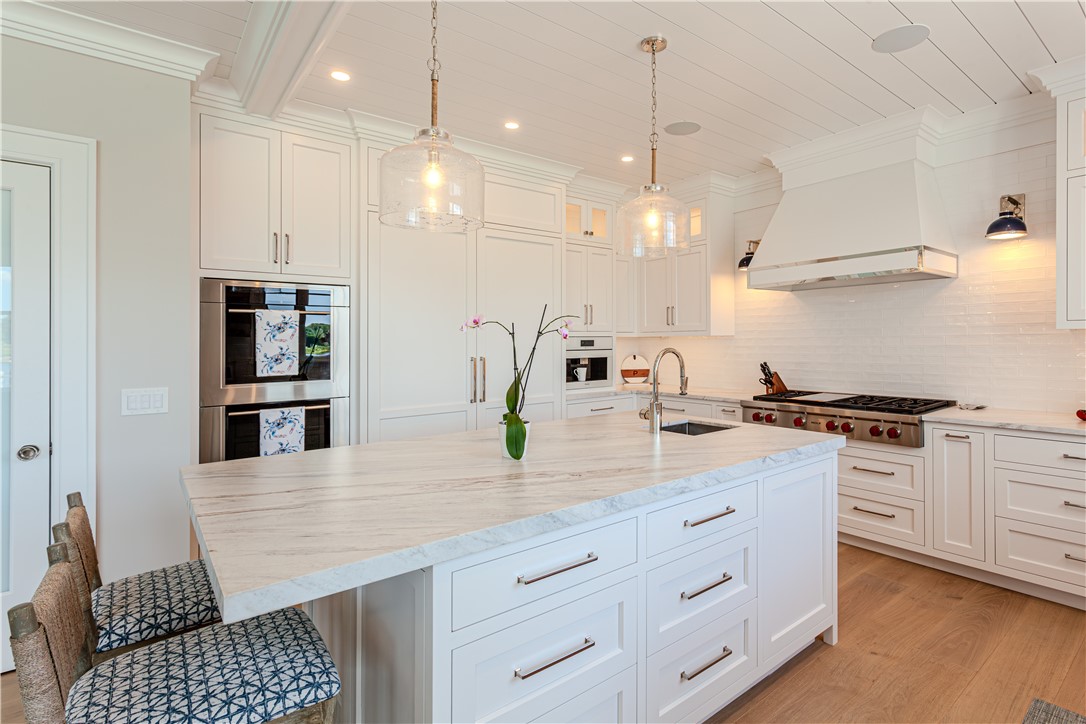 39 Avondale Road Westerly, RI 02891 - Photo 6 of 36