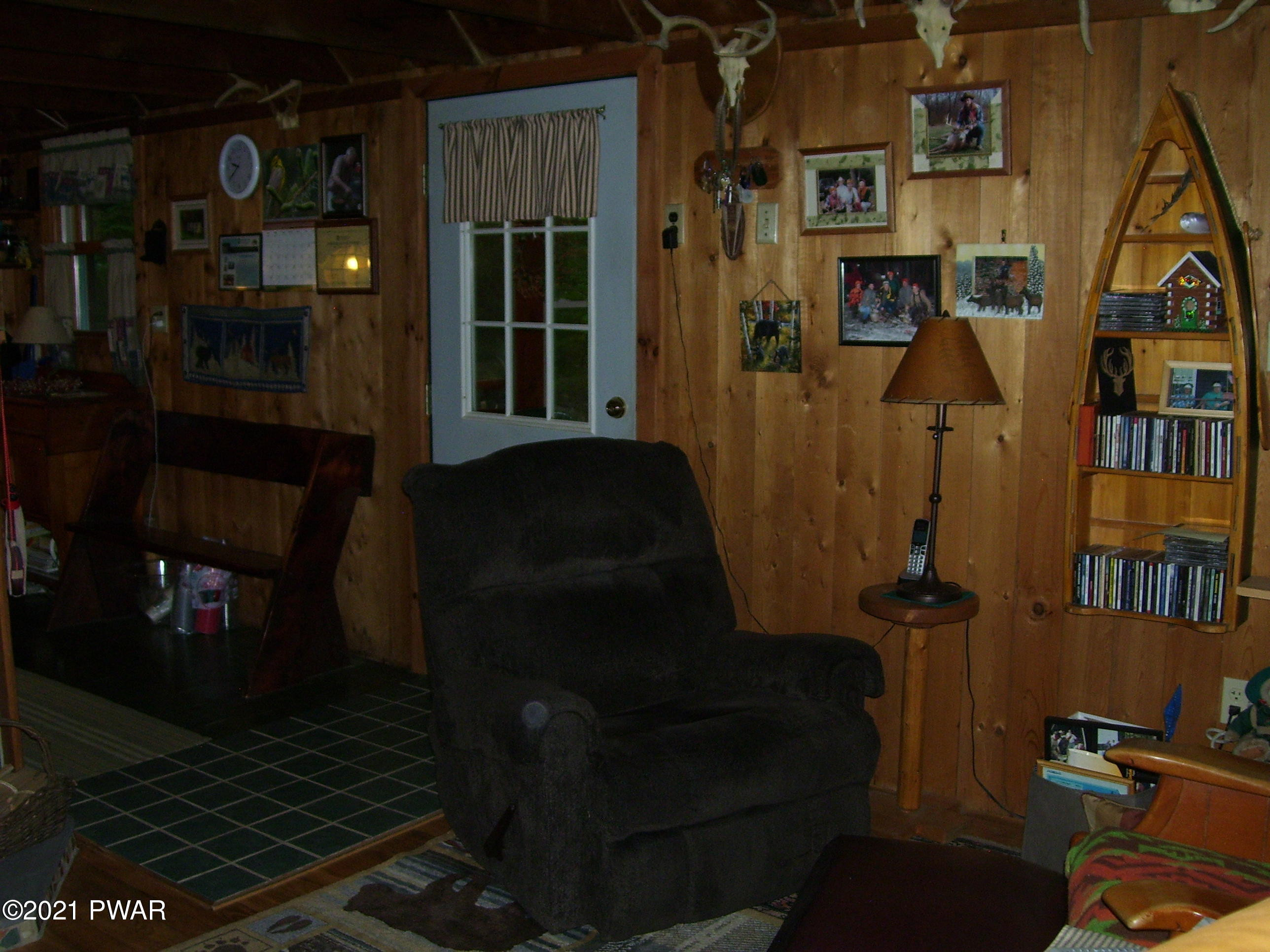 352 North Shore Road Greentown, PA 18426 - Photo 19 of 46 Living Room