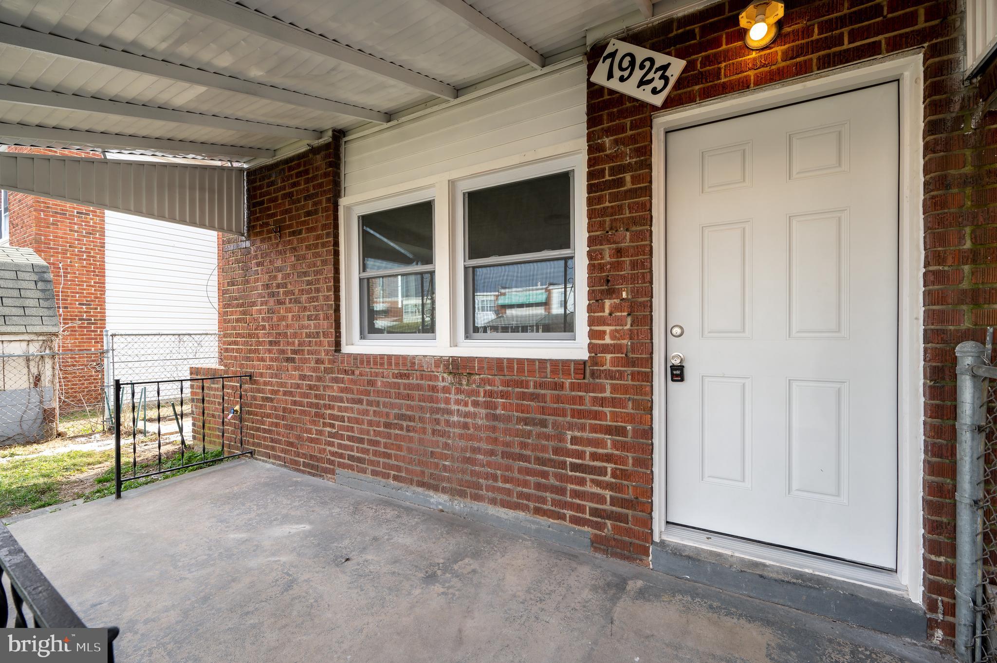 7923 Eastdale Road Baltimore, MD 21224 - Photo 3 of 27 Come On In!