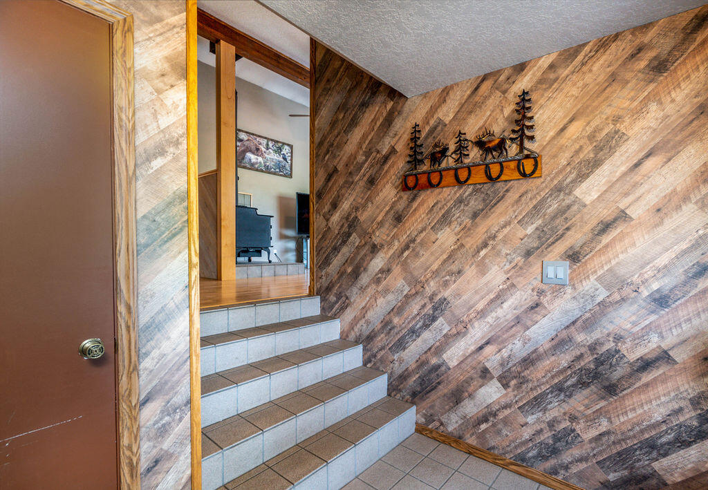 63480 Vogt Road Bend, OR 97701 - Photo 7 of 28 DSC09258-Edit-2