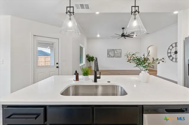 $2,100 | 6019 Catania Drive, Temple, TX 76502