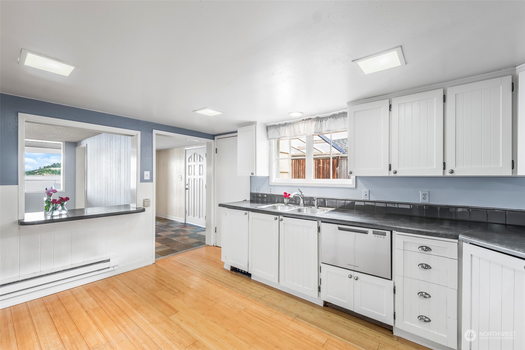 1528 South Wilton Road Tacoma, WA 98466 - Photo 9 of 32