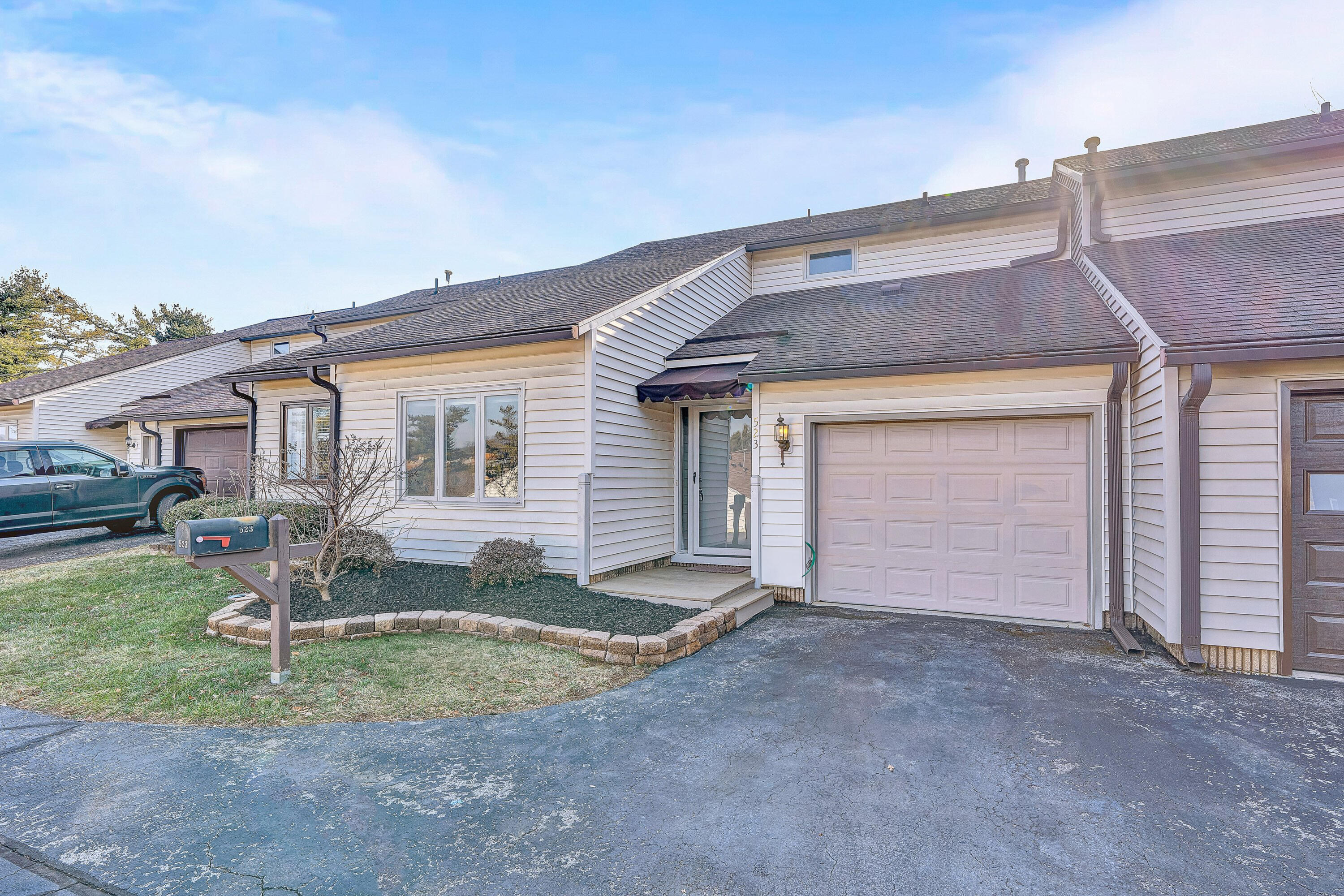 523 Dillon Drive Vinton, VA 24179 - Photo 3 of 29 SGP-