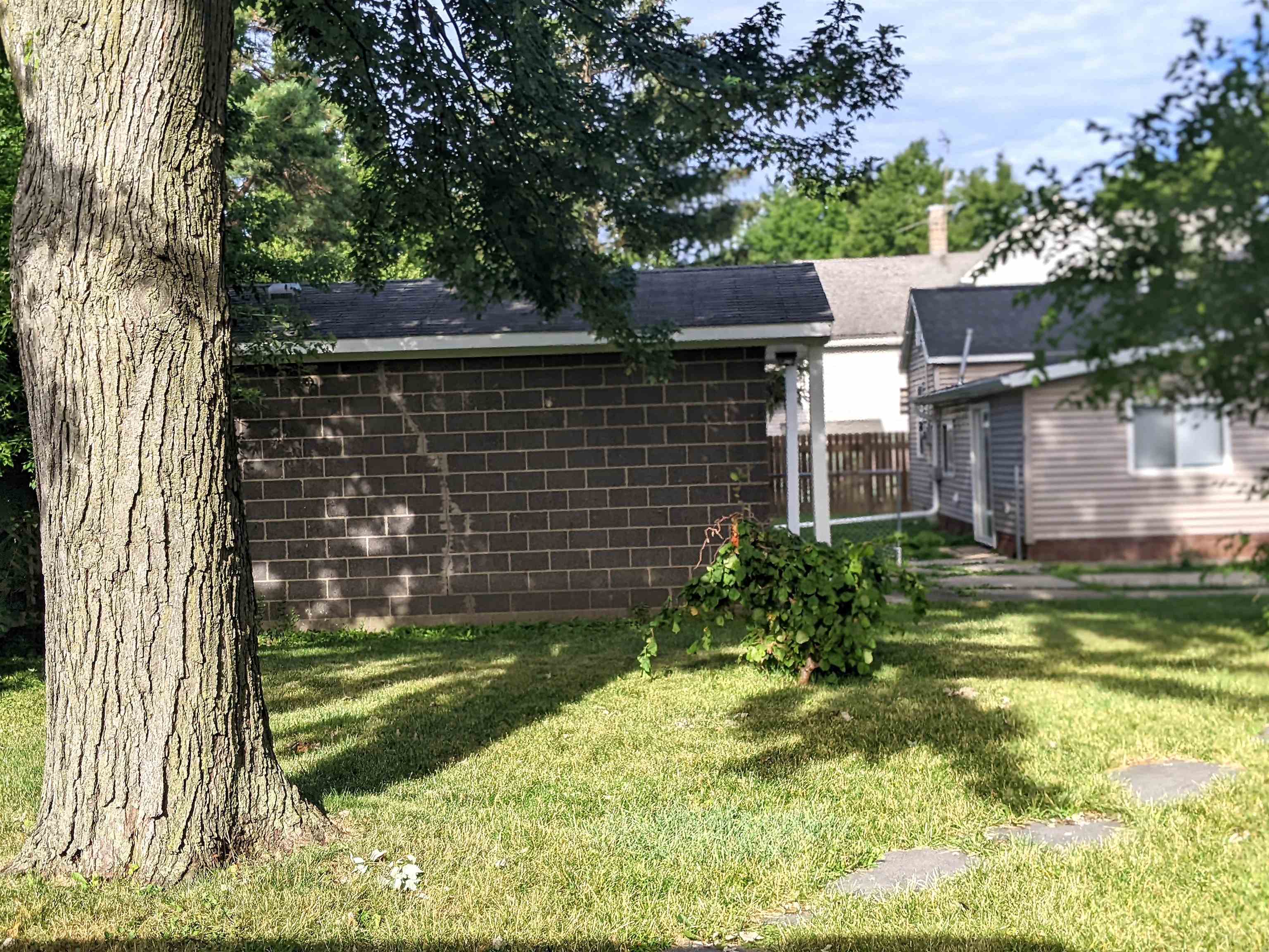 906 East Smith Road Bay City, MI 48706 - Photo 5 of 15