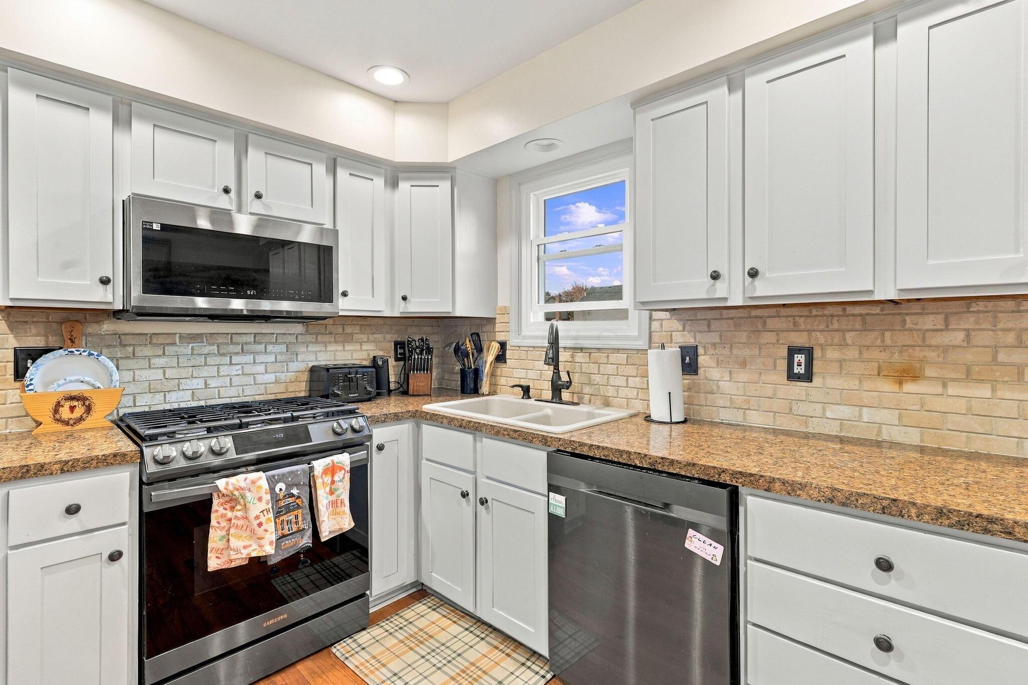 609 Grist Run Road Westerville, OH 43082 - Photo 6 of 39 Kitchen