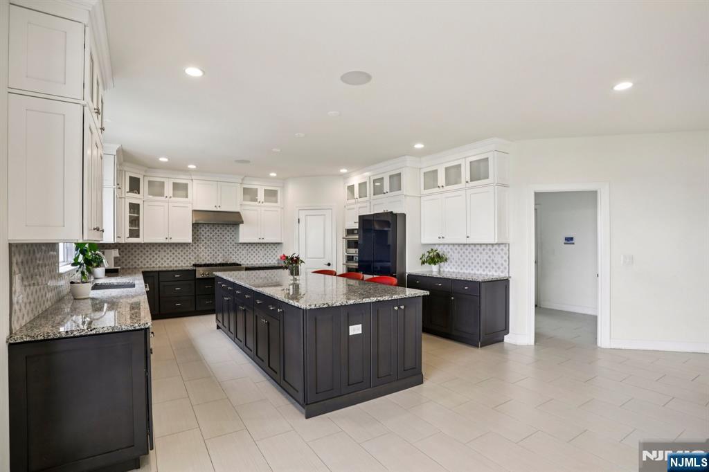 281 Crescent Avenue Ramsey, NJ 07430 - Photo 17 of 47