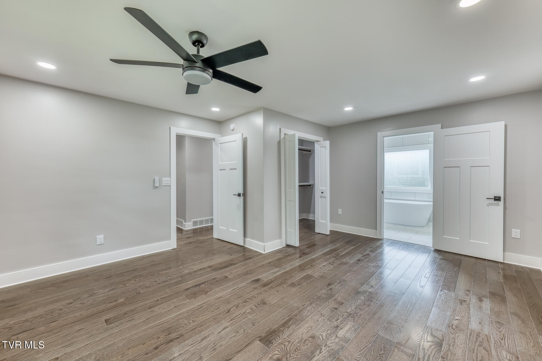601 Orchard Road Elizabethton, TN 37643 - Photo 16 of 66 Primary Suite