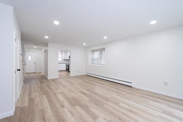 $389,000 | 31 L South Avenue, Unit B, Derry, NH 03038