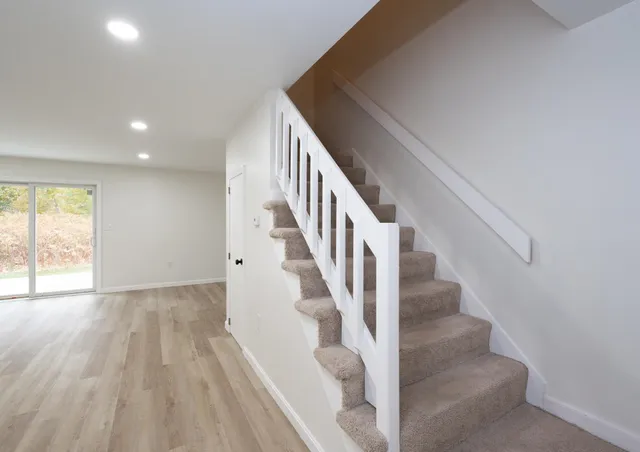 $389,000 | 31 L South Avenue, Unit B, Derry, NH 03038