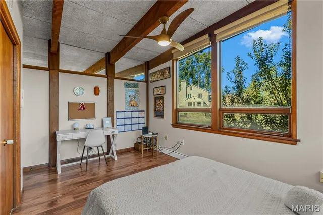 $425,000 | 25 Logan Road, Alton, IL 62002