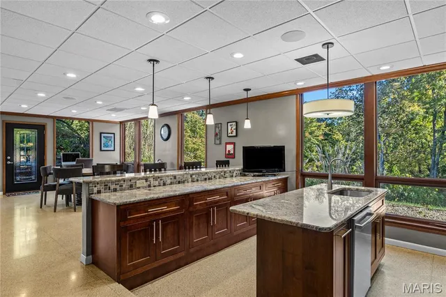 $425,000 | 25 Logan Road, Alton, IL 62002