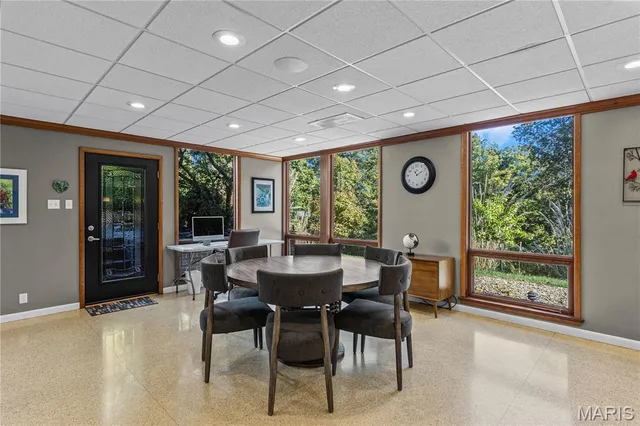 $425,000 | 25 Logan Road, Alton, IL 62002