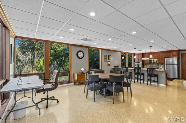 $425,000 | 25 Logan Road, Alton, IL 62002