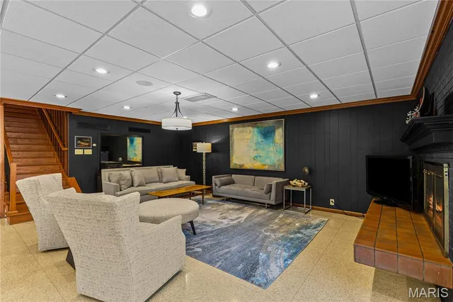 $425,000 | 25 Logan Road, Alton, IL 62002