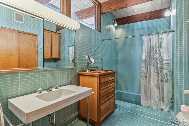 $425,000 | 25 Logan Road, Alton, IL 62002