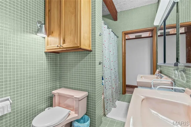 $425,000 | 25 Logan Road, Alton, IL 62002