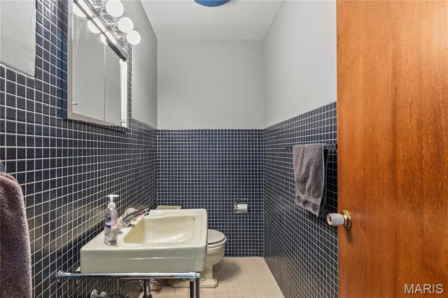 $425,000 | 25 Logan Road, Alton, IL 62002