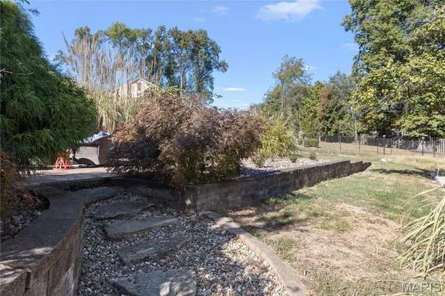 $425,000 | 25 Logan Road, Alton, IL 62002