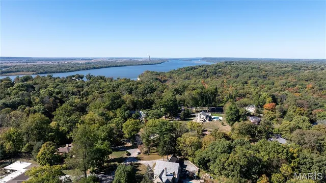 $425,000 | 25 Logan Road, Alton, IL 62002