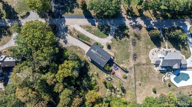 $425,000 | 25 Logan Road, Alton, IL 62002