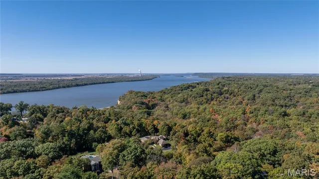 $425,000 | 25 Logan Road, Alton, IL 62002