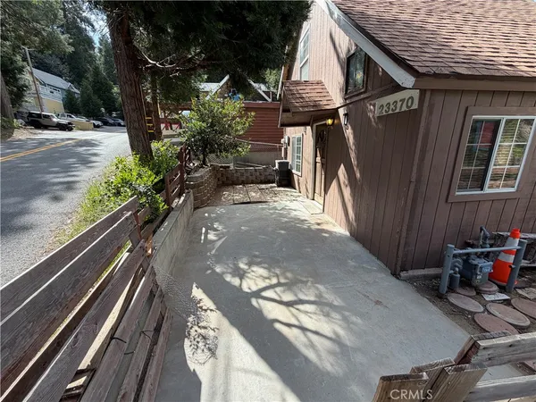 $235,000 | 23370 Seeley Way, Crestline, CA 92325